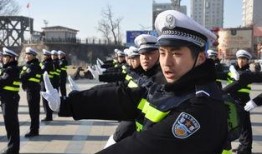 襄阳警察抓捕爆料视频最新,抓捕行动全程曝光！